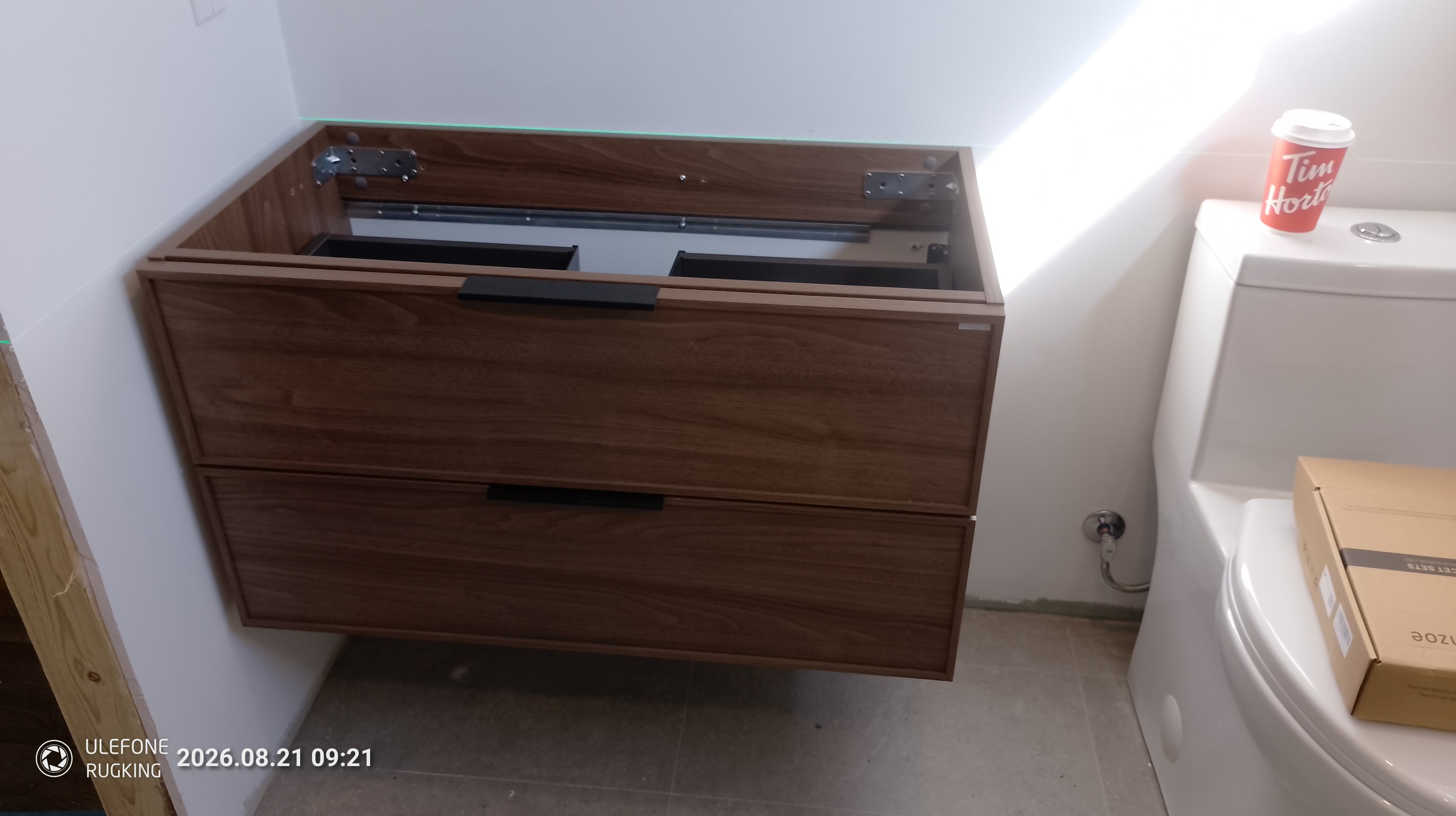 installer vanite salle de bain sous sol